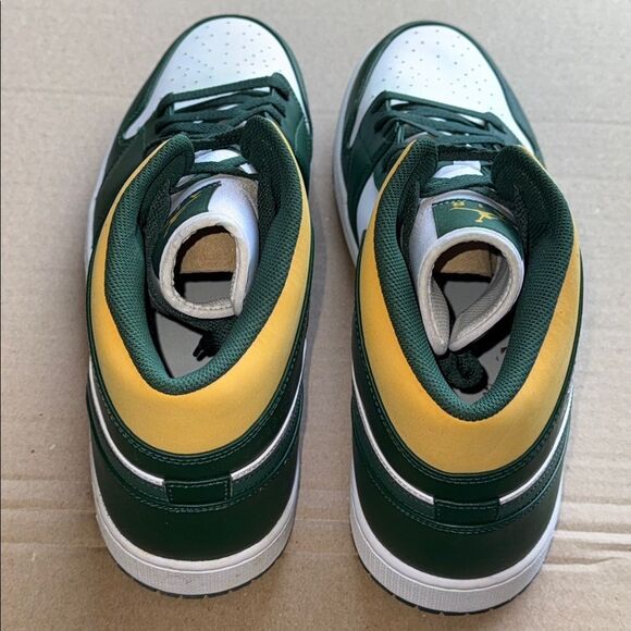 Air Jordan 1 Mid 'Sonics 2021' 554724-371 Men’s Size 18 - Picture 4 of 5